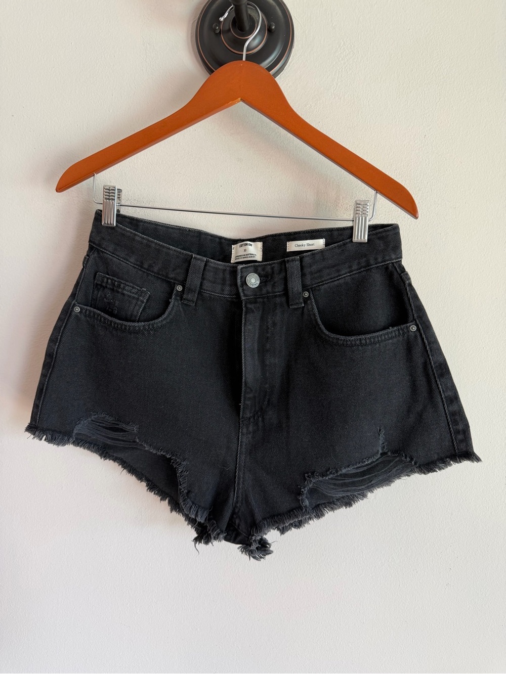 Cotton On Cheeky Short Black Distressed Raw Hem Denim Shorts‎ Size 30
